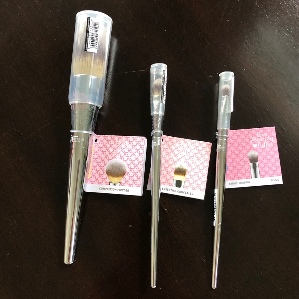 IT Brushes For ULTA “Love Beauty Fully” Set of 3 - Picture 10 of 16